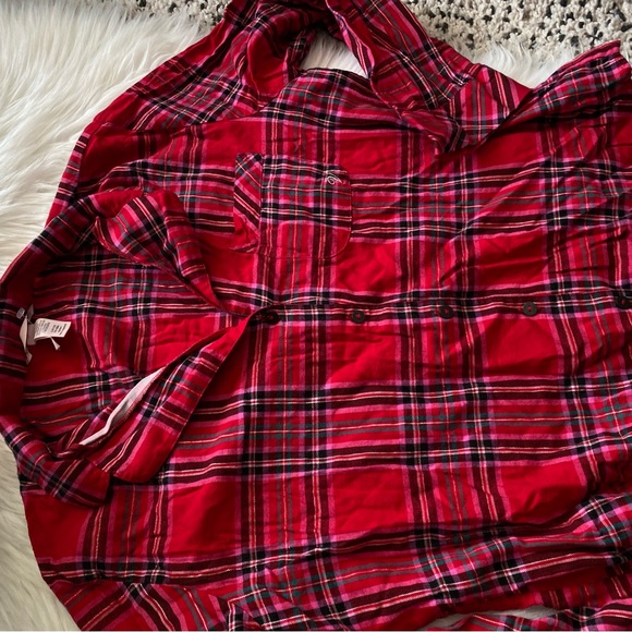 ⭐️ Victoria’s Secret Flannel Top - Picture 3 of 7